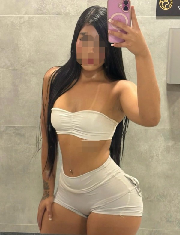 Hermosa colombiana recién llegada a zafra