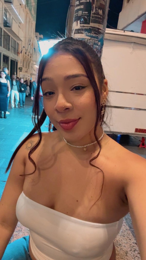 LAURA COLOMBIANA EN SANTA CRUZ