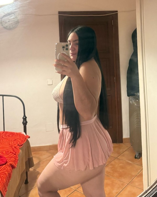 SOFIA UNA TETAS DE INFARTO…..MUY FIESTERA