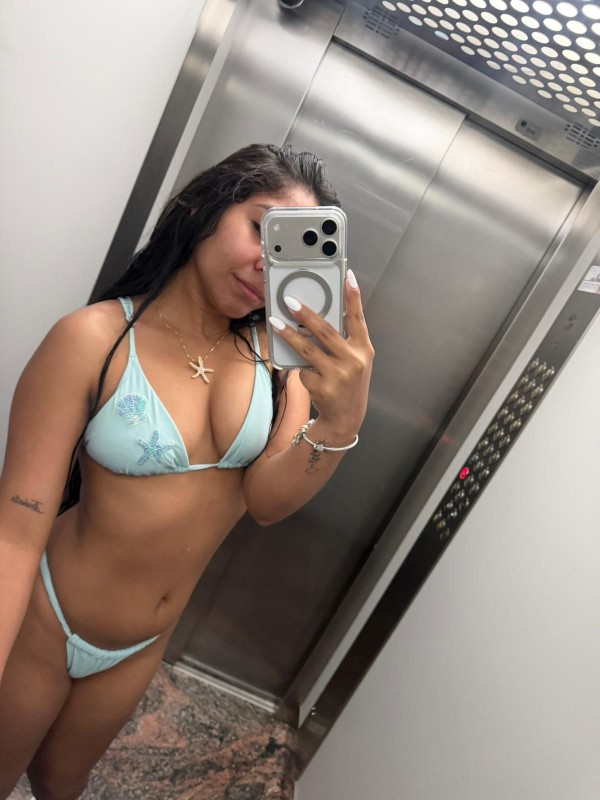NOVEDAD JOVENCITA CON LAS POSTURAS MÁS CALIENTES, GARRUCHA