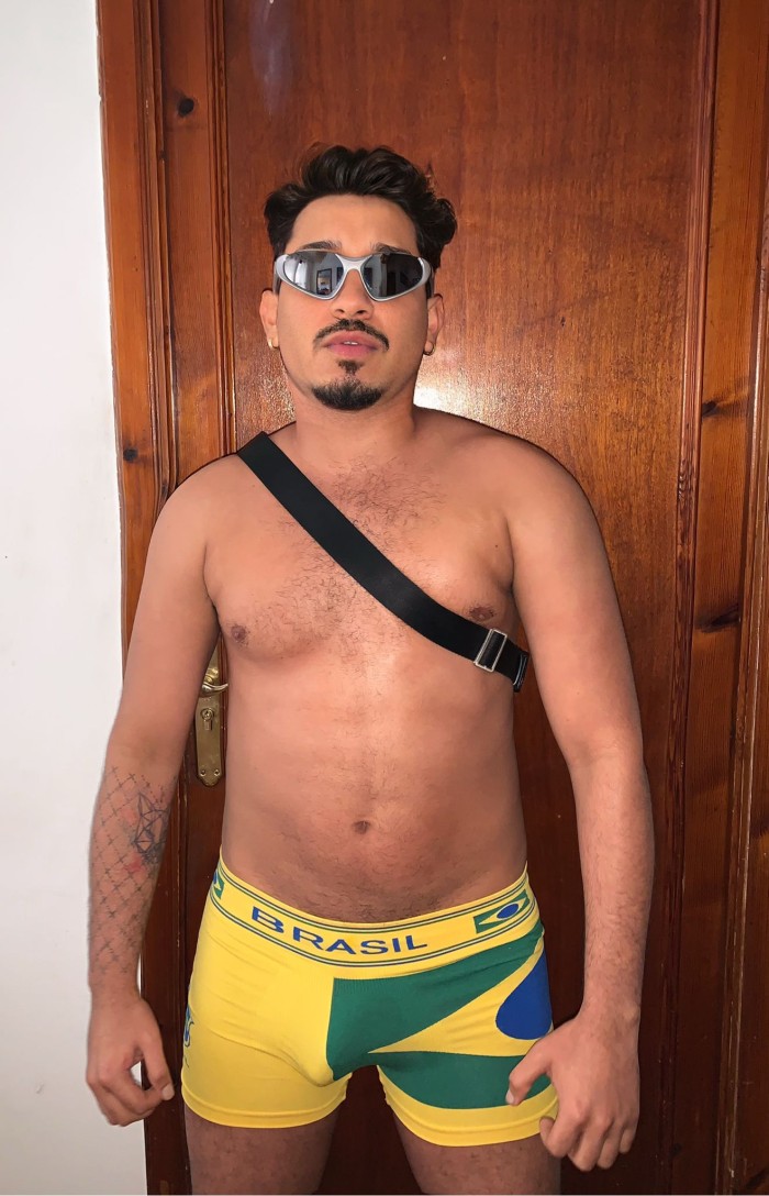 DAMIAN MACHO ACTIVO BISEXUAL DOMINANTE