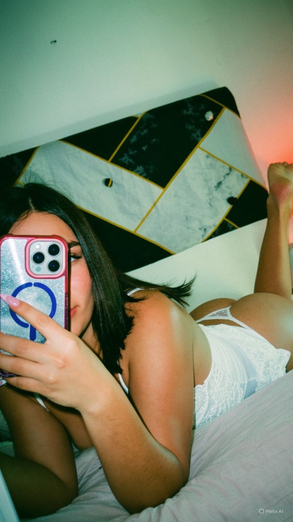 Aghata nena trans de 21 años con un culo rico