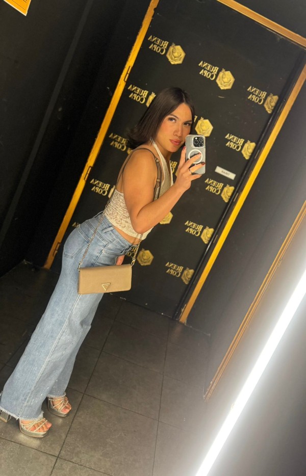 Aghata nena trans de 21 años con un culo rico