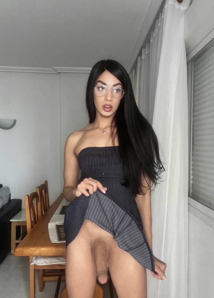 Joven 21 CM real