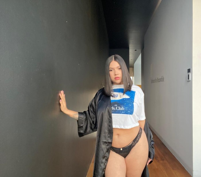 EN MALAGA JOVENCITA CACHONDA ARDIENTE FIESTERA