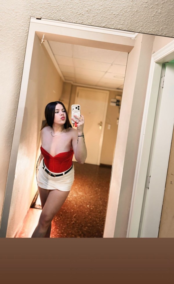 JOVENCITA FOGOSA CON GANAS DE DIVERSIÓN