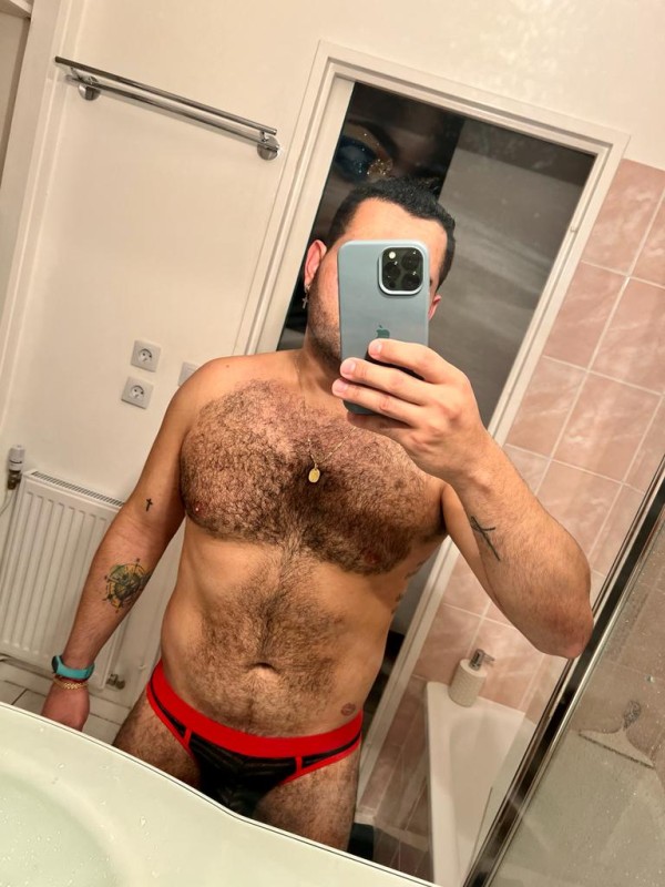 Chico independiente pasional privado