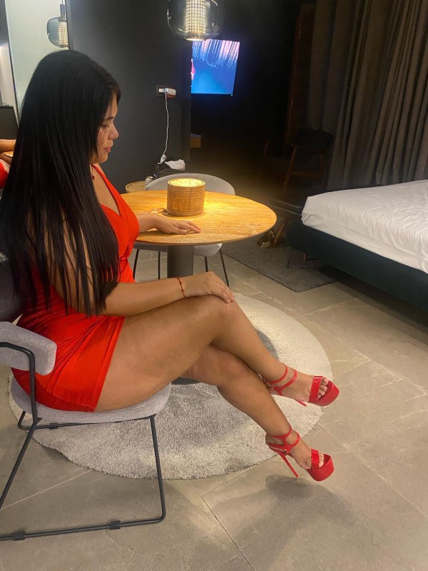 LATINA CON CURVAS SOLO DOMICILIOS TORREVIEJA