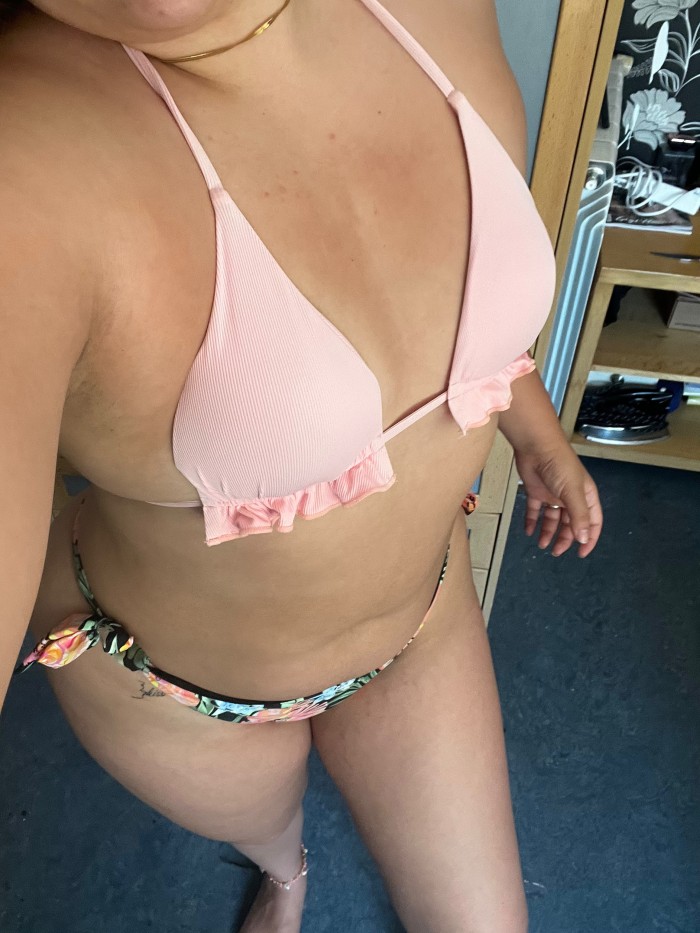 Tierna jovencita muy fogosa, anal griego increíble