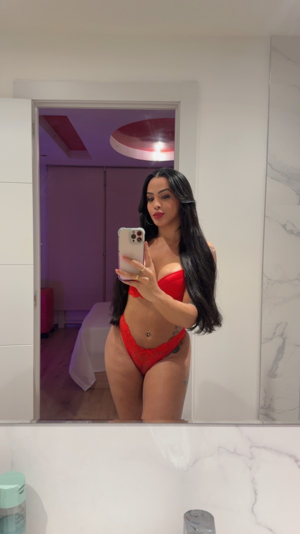 Bella morena hermosa brasileña Real