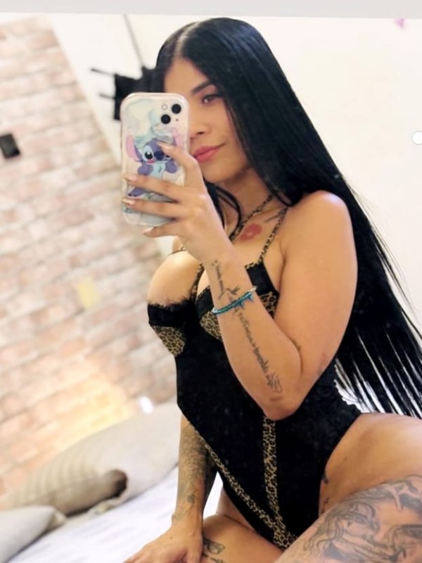 Curvas peligrosas y ganas de comerte.. Disponible ahora!!