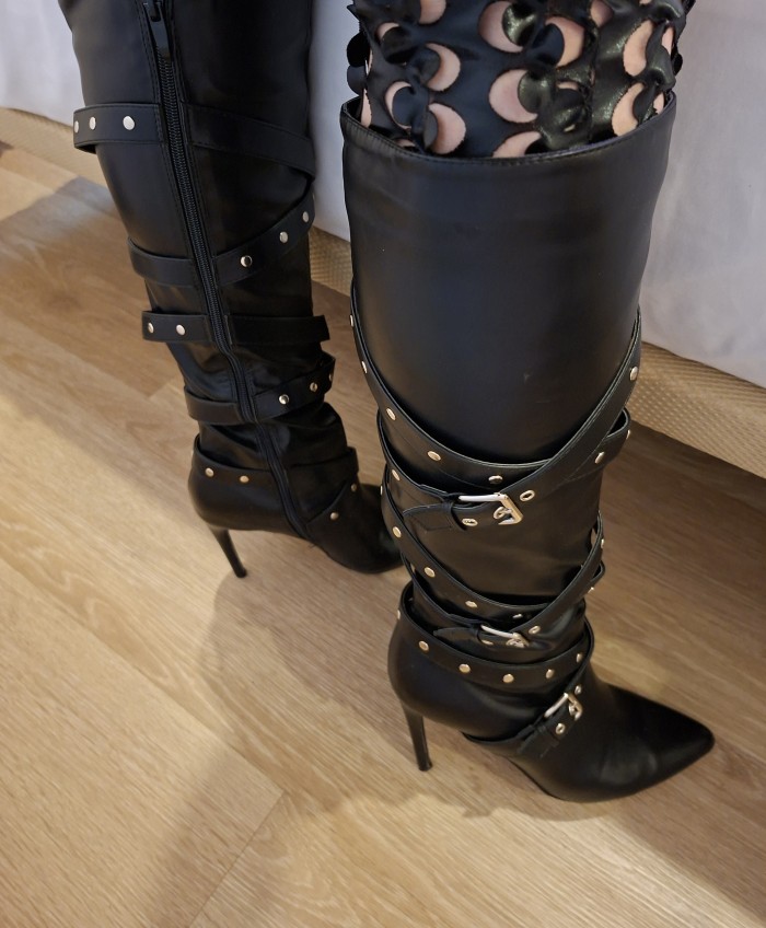 Dominatrix profesional Exclusivo FemDom Madrid