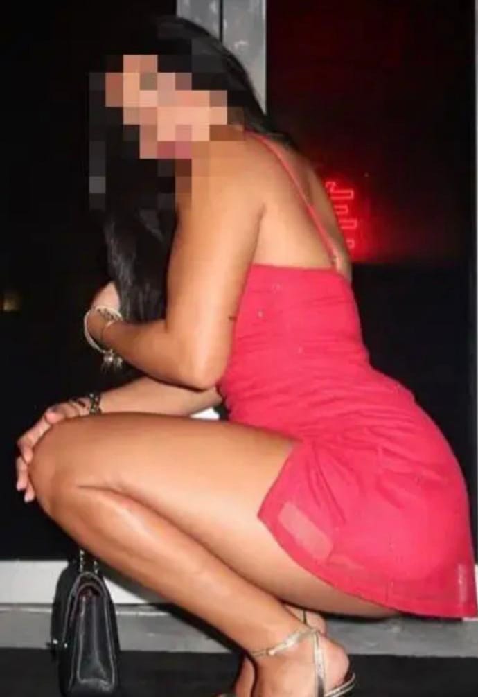 NOVEDAD MELIZZA EN DON BENITO! MADURITA GUAPA CARIÑOSA FIESTERA MORBOSA