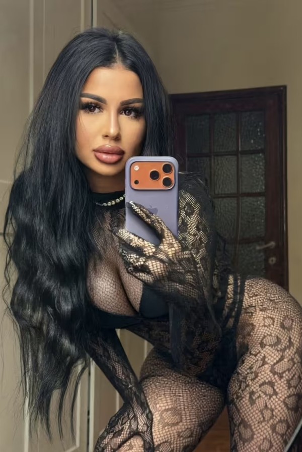 Amanda atractiva nueva en Benidorm centro llámame lo pasaremos bien