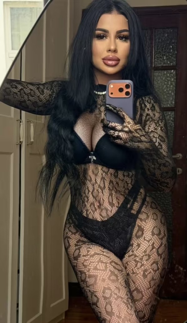 Amanda atractiva nueva en Benidorm centro llámame lo pasaremos bien
