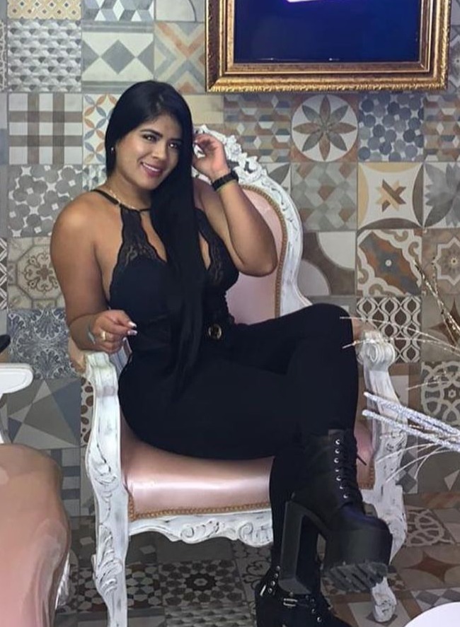 MUJER DELICIOSA FIESTERA COMPLACIENTE EN FERROL
