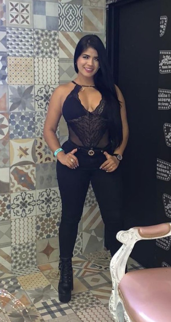 MUJER DELICIOSA FIESTERA COMPLACIENTE EN FERROL