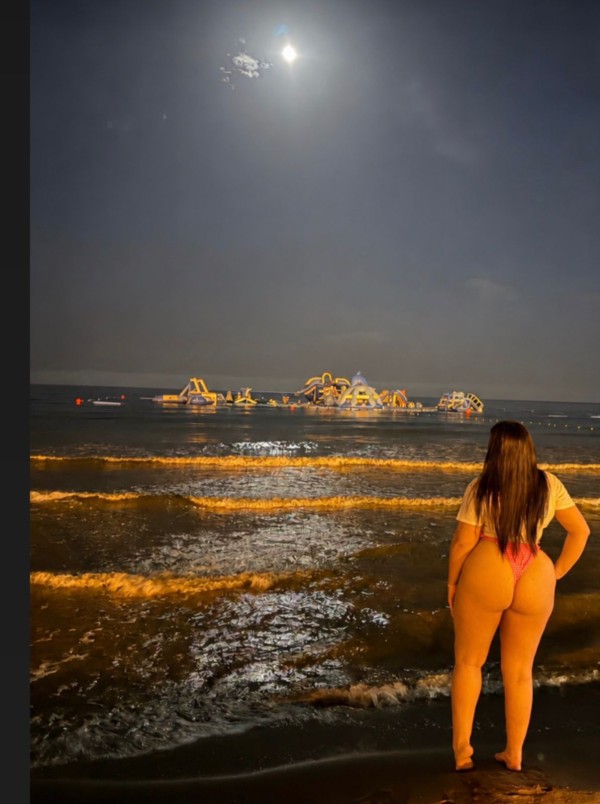 NOVEDAD EN ANDORRA  SEXY Y FIESTERA CURVY HOT