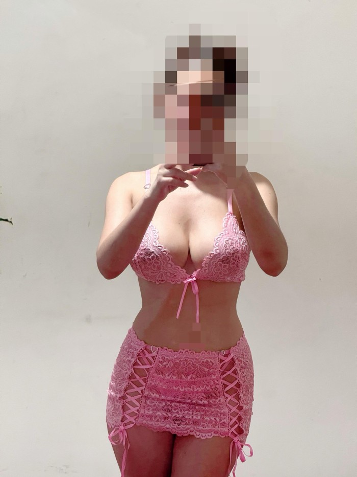 DIOSA DEL PLACER COMPLACIENTE  A TOPE EN LLEIDA