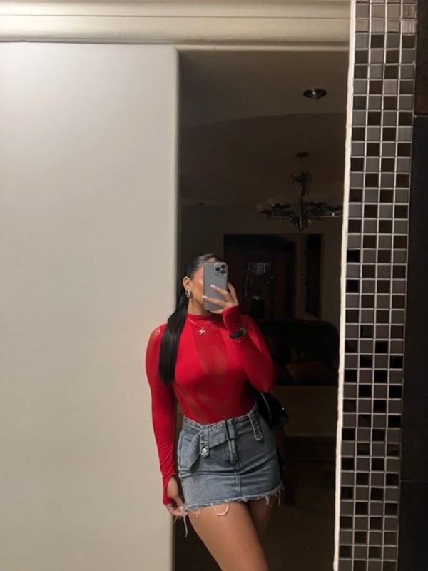 COLOMBIANA CON MUCHAS GANAS DE PASARLO RICO