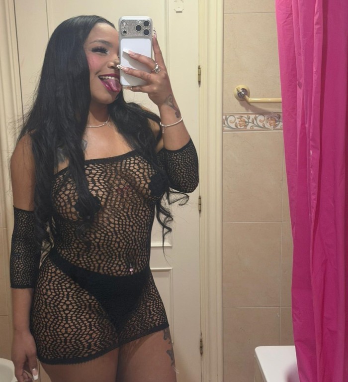 LATINA DE COÑITO ARDIENTE Y MOJADITO