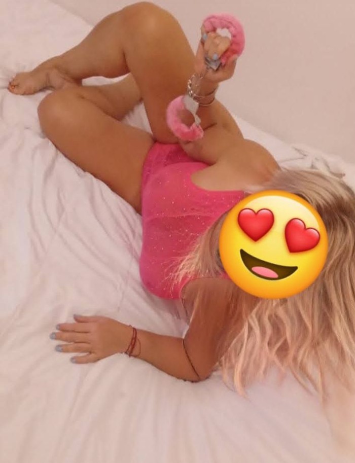 ESCORT DE FINAS CURVAS SEXO FIESTA A TOPE