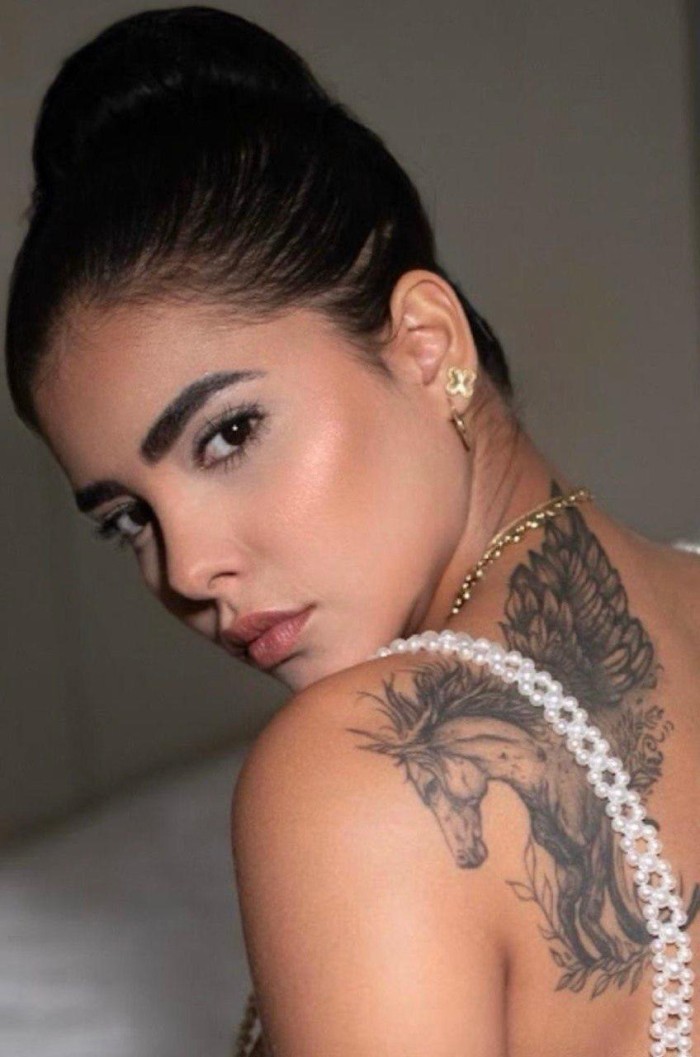 Sara preciosa chica latina
