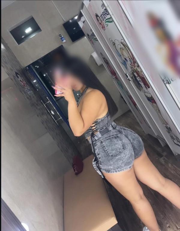 BELLA JOVENCITA DE CURVAS NATURALES ARDIENTES FIESTERA UNICA NOVEDAD