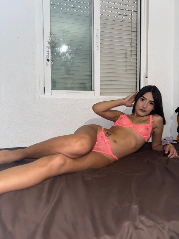 TRAVIESA JOVENCITA NUEVA EN PARLA