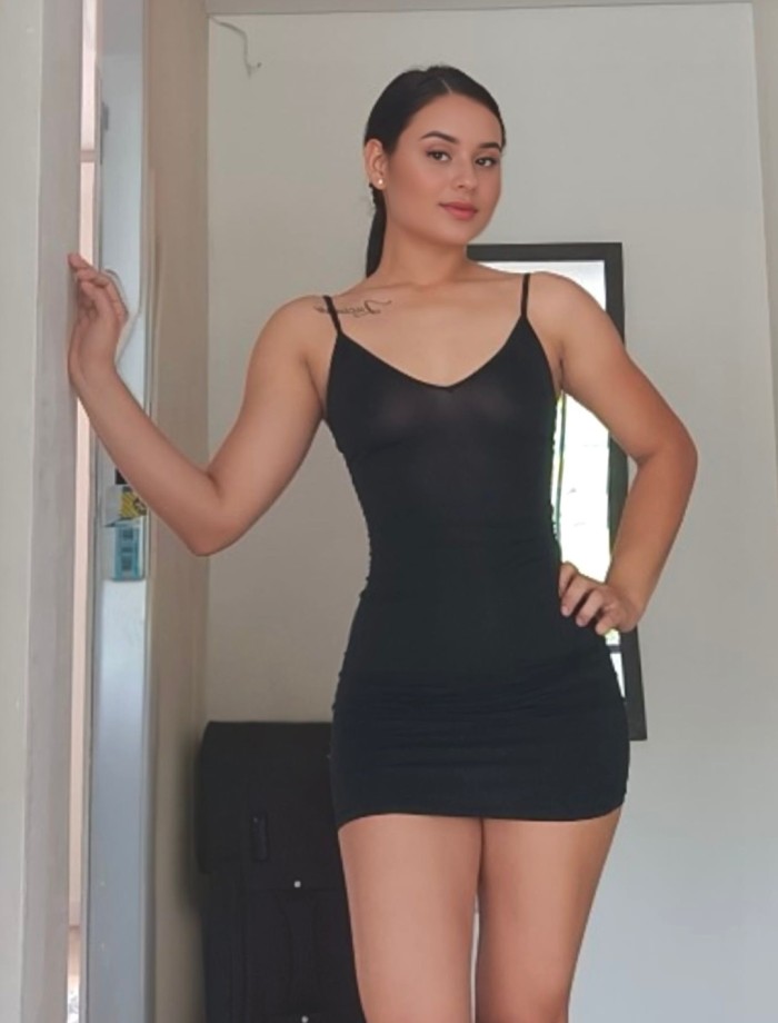 NOVEDAD EN HOSPITALET , COLOMBIANA JOVENCITA VICIO