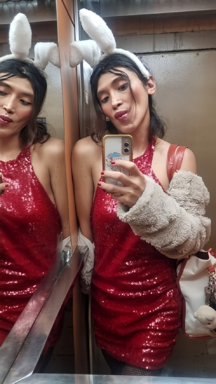 Travesti muy femenina Fiestera super caliente