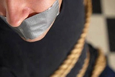 DOMINA MADURA,TORTURA GENITALES,PINZAS,ATADURAS,PU