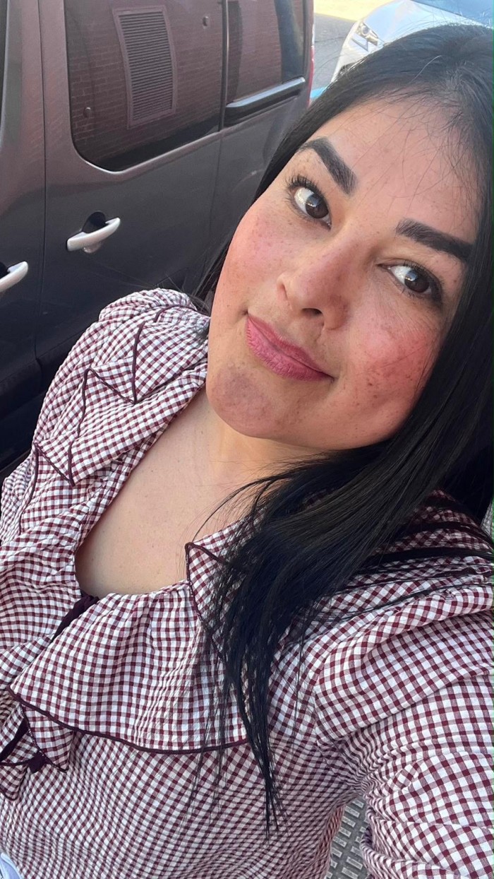EN CALLE BENJAMIN TUDELA…ENTREGADA CACHONDA IMPLICADA DESEOSA DE PLACER