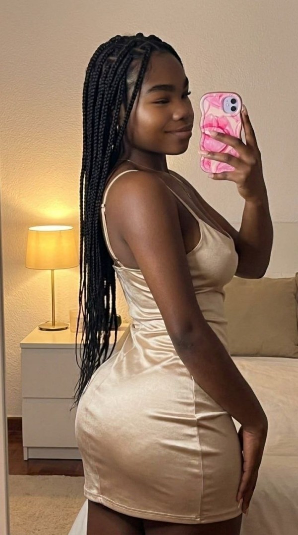 DELICIOSA MORENA ELEGANTE, PURO PLACER