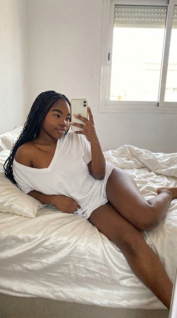 DELICIOSA MORENA ELEGANTE, PURO PLACER