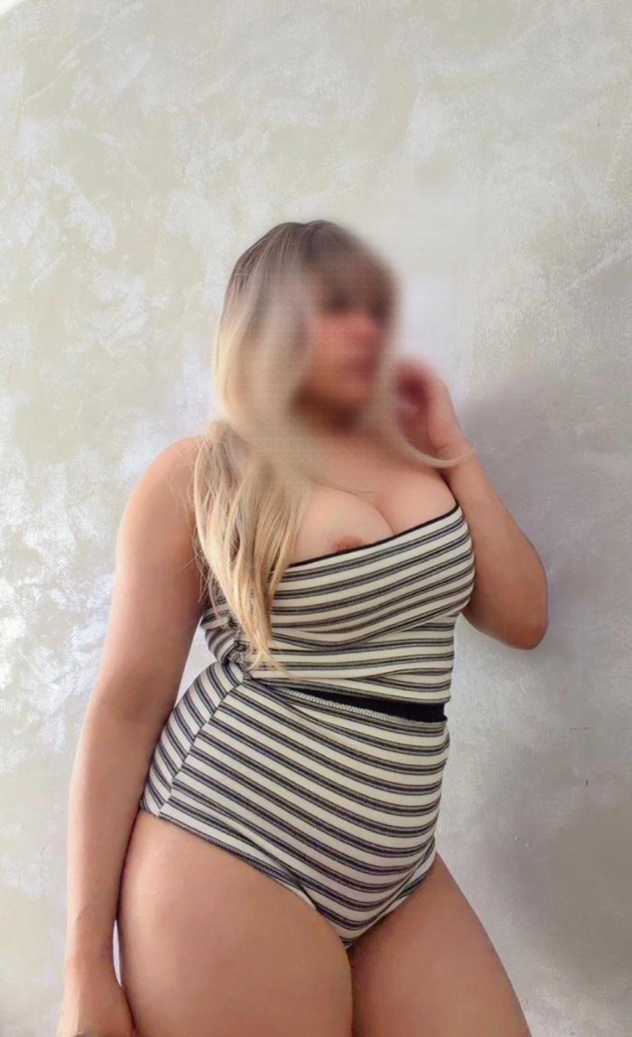Latina complaciente muy guapa en Oviedo