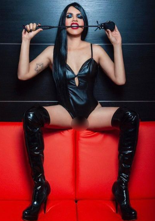 CHICA TRANS DELICIOSA POLLONA MUY ARDIENTE FULL PLACER