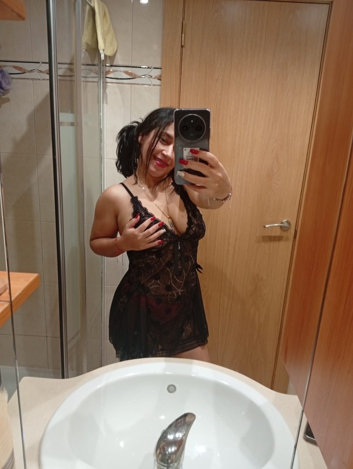 Chica cachonda con el chocho mojado! Ven conóceme!