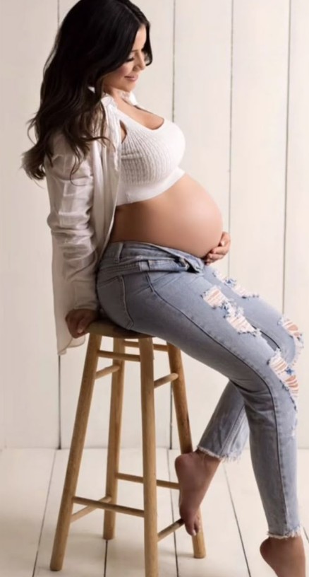 Niña hermosa embarazada