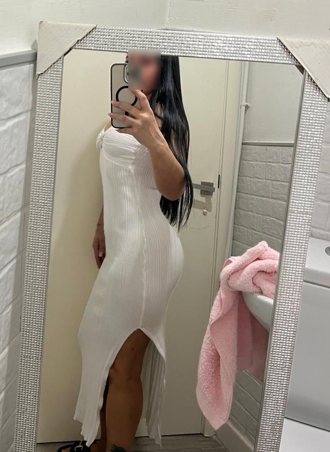 JOVENCITA LISTA PARA COMPLACERTE LLAMAME