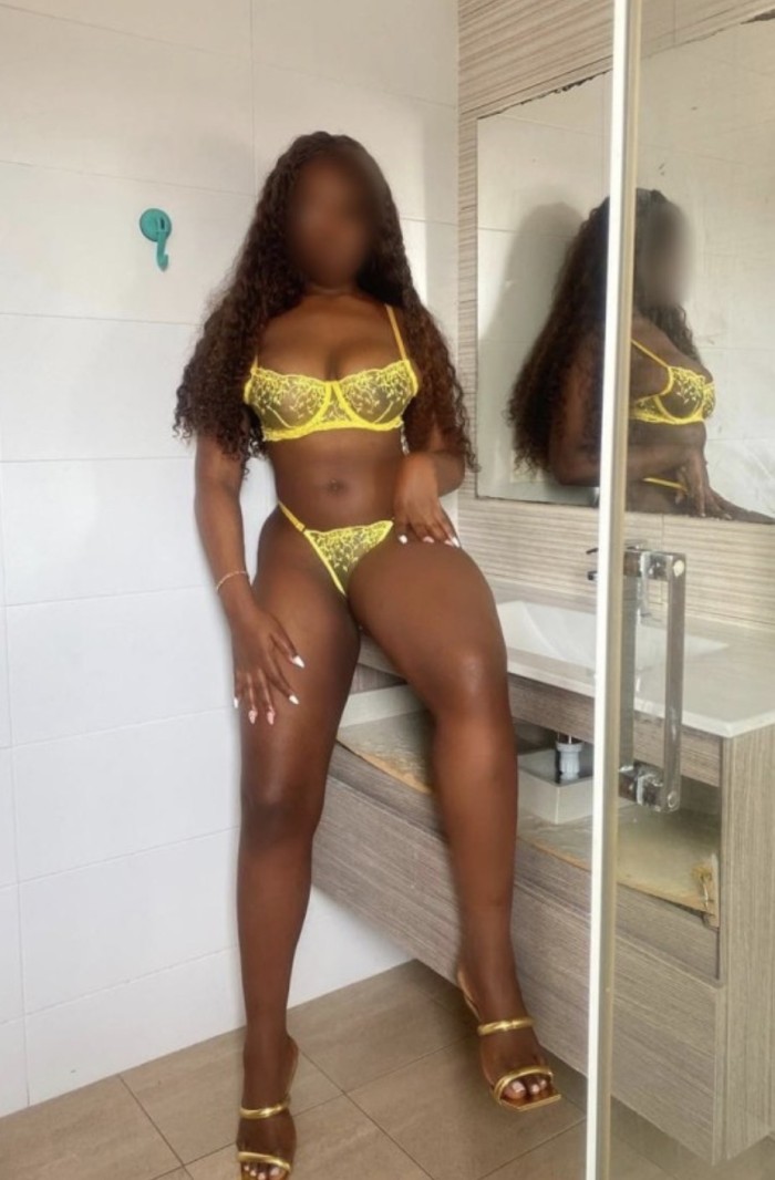 JOVENCITA FIESTERA MUY CALIENTE