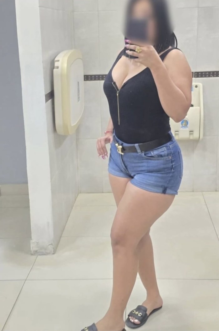 Estoy muy cachonda y me gusta la fiesta VEN!