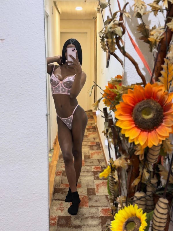 Sofia cuerpo de Diosa y muy cariñosa.