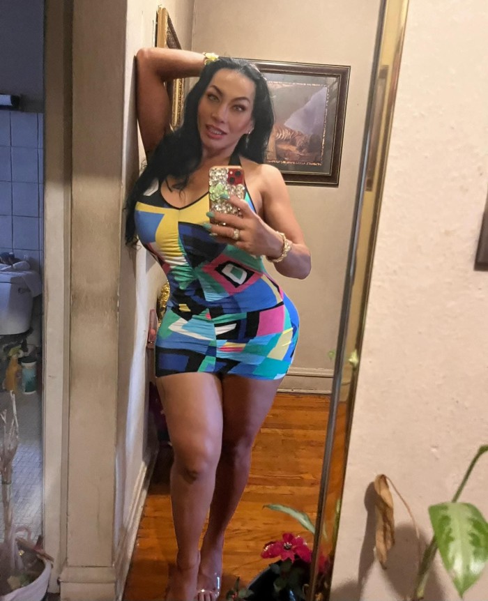Travesti voluptuosa al natural todo llamame ya