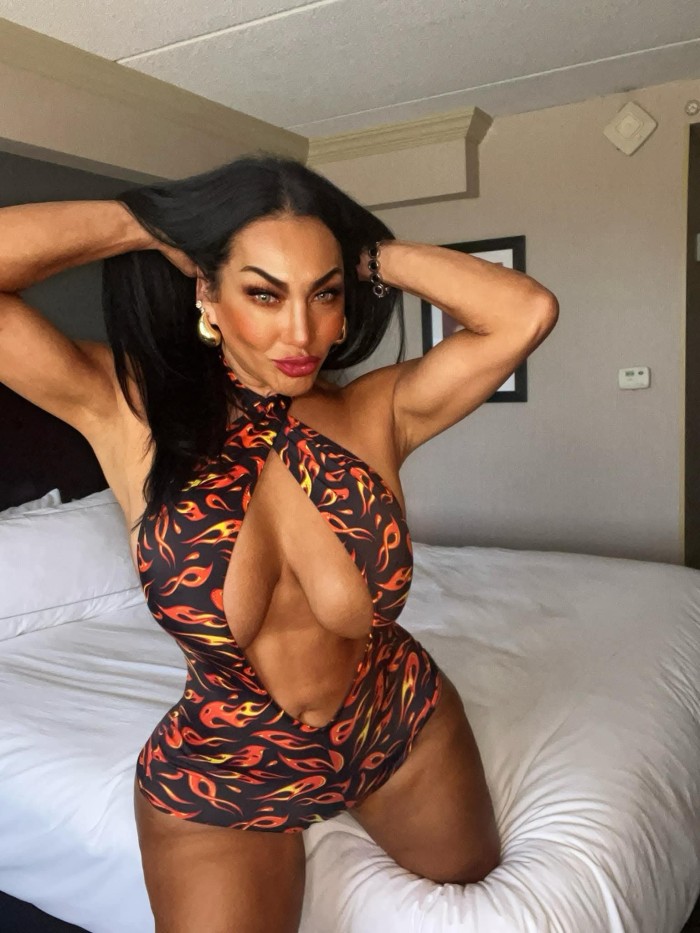 Travesti voluptuosa al natural todo llamame ya