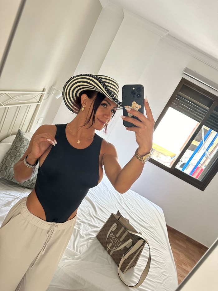 PERLA,LATINA