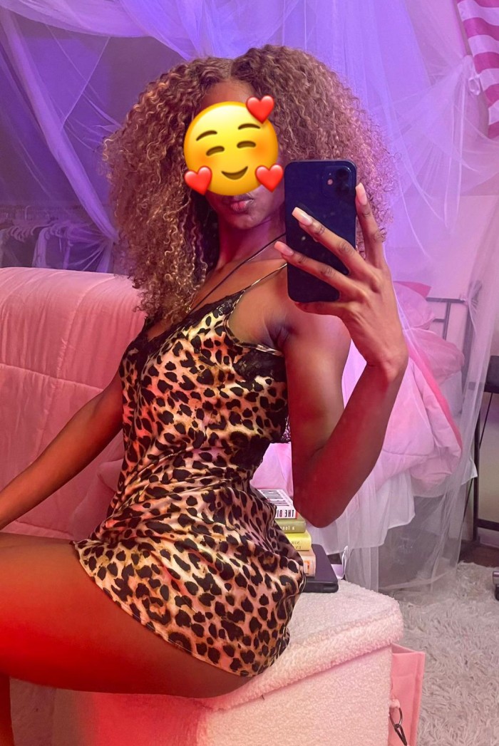 ARDIENTE SENSUAL COMPLACIENTE DIOSA DEL SEXO