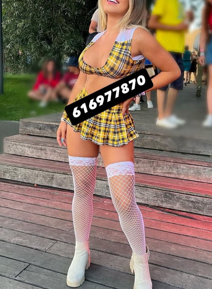 Carita angelical, curvas de infarto y una