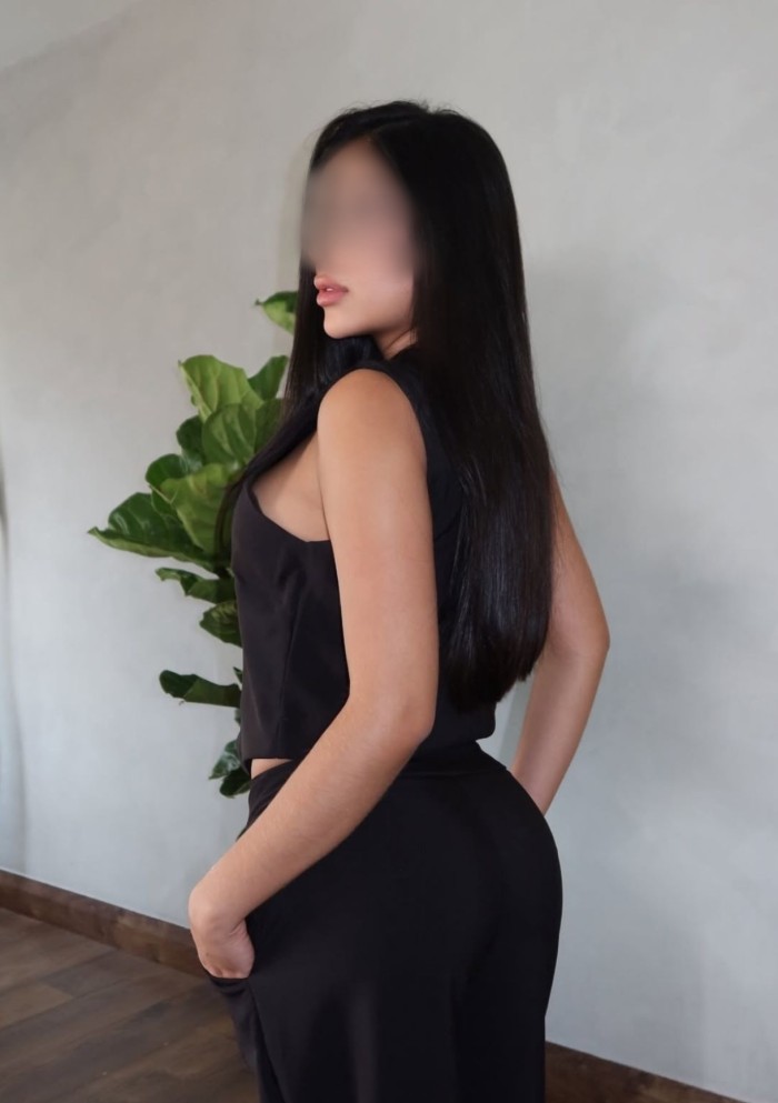 VALERY JOVEN COLOMBIANA DISPUESTA A TODO