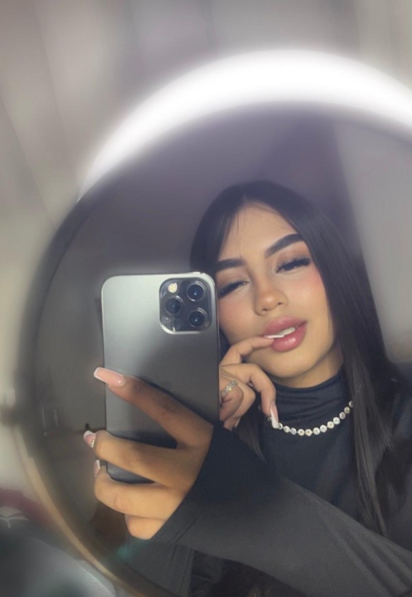 Jovencita Caliente Me vengo a Chorros